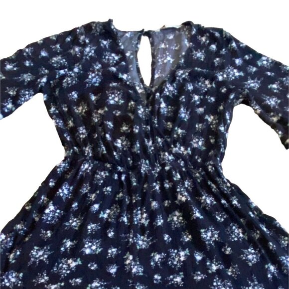 American Eagle Outfitters Bell Sleeve Floral Romper-Size M-Navy Blue-GUC - Picture 2 of 9